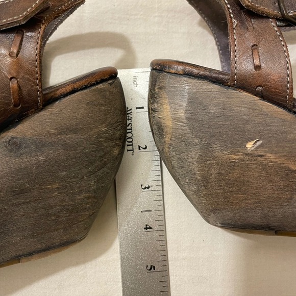 Bedstu Womens Size 7 Leather Strappy Wooden Wedge Sandals Brown - Picture 10 of 13